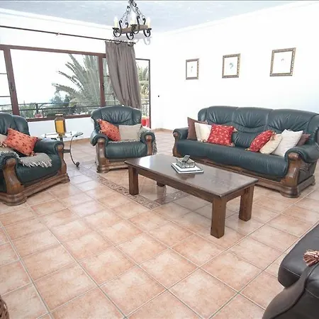 Sleeps 6 With Pool And Wifi Villa Mácher