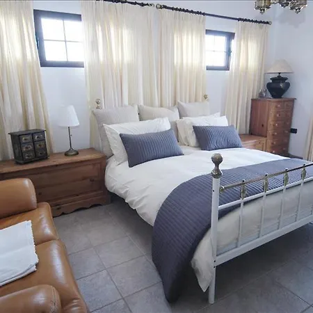 Sleeps 6 With Pool And Wifi Villa *
